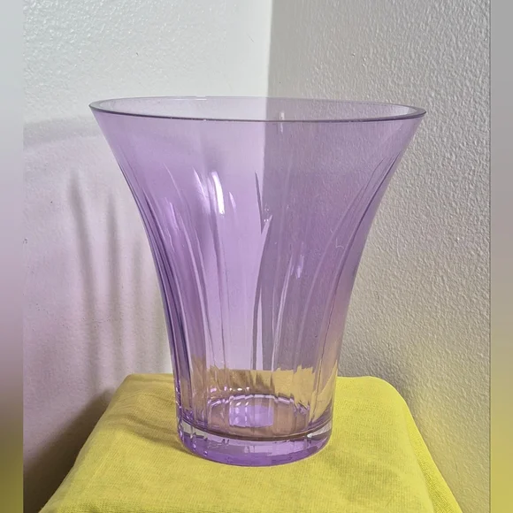 Vintage Lavender/Purple Ribbed Flared Glass Flower Vase FTD 6.5" - Picture 3 of 12